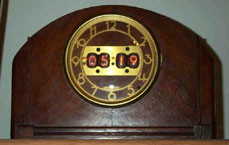 Tom Struzik's Nixie Mantel Clock