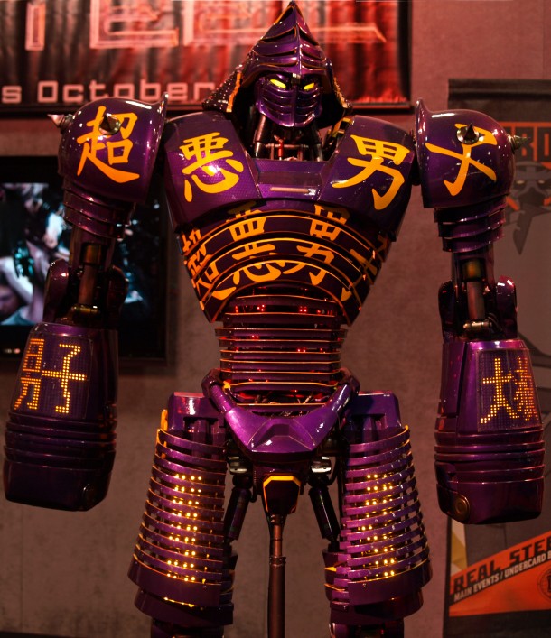 Fan Expo: Real Steel Robot: Purple Robot
