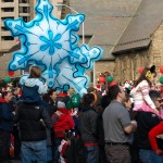 Toronto Santa Claus Parade 01 - Crowd and Inflatable