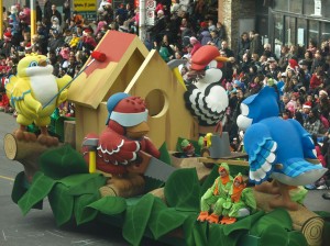 Toronto Santa Claus Parade 10 - Rona Hardware Float