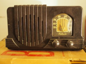 Addison Model L2 (Brown, Bakelite) - Front