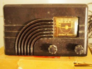 Northern Electric ''Rainbow'' Model 5000 (Brown, Bakelite) - Front