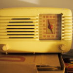 Philco Model 57 (White, Bakelite) – Front