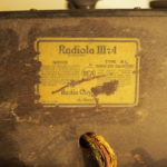 RCA Radiola III-A (Black, Wood) – Label