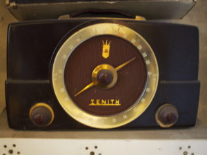 Zenith Model 7G01Z1 (Brown, Plastic) - Front